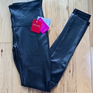 NWT SPANX Black Faux Leather Leggings size M
